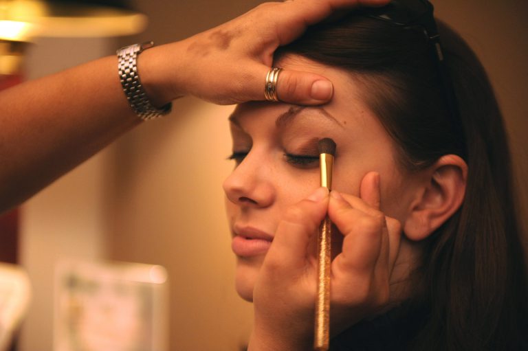 Get your eye shadow done 3