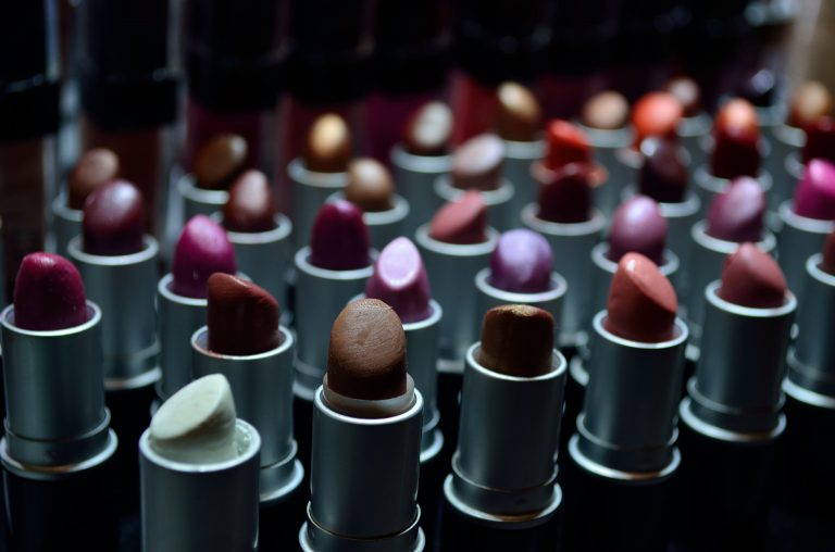 Put on Lipstick 2