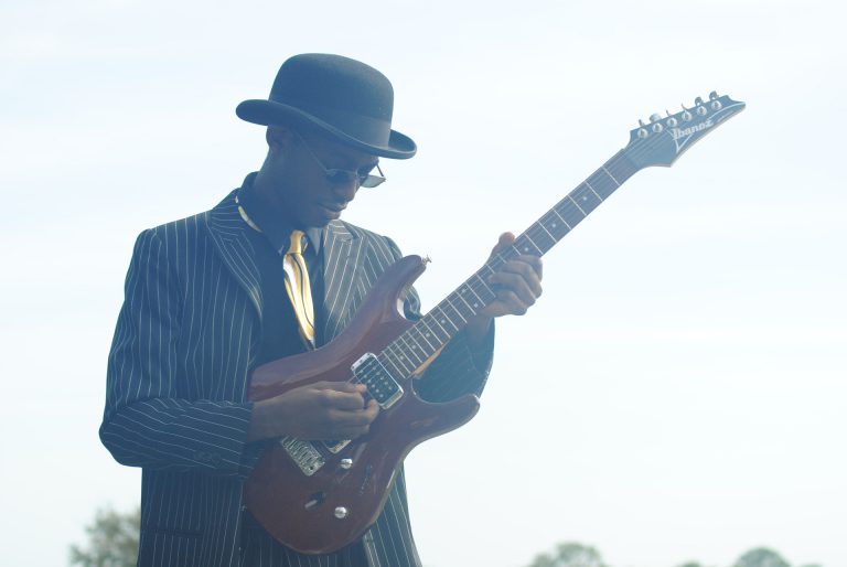 Listen to blues music 3
