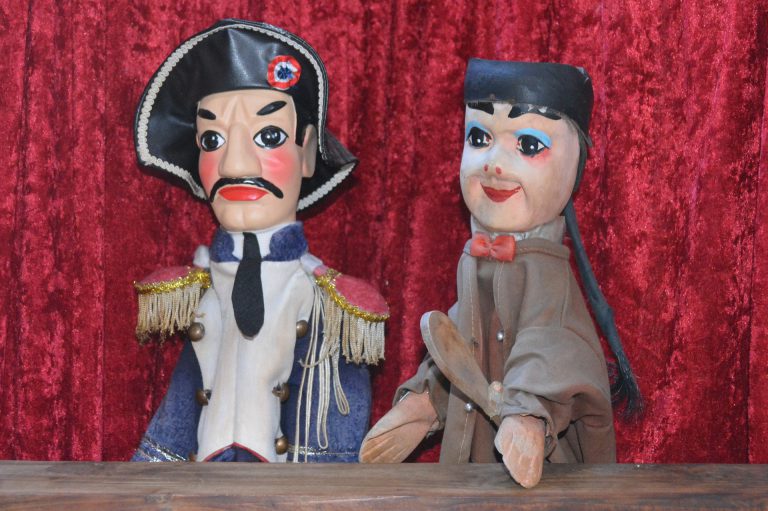 Put on a puppet show 2