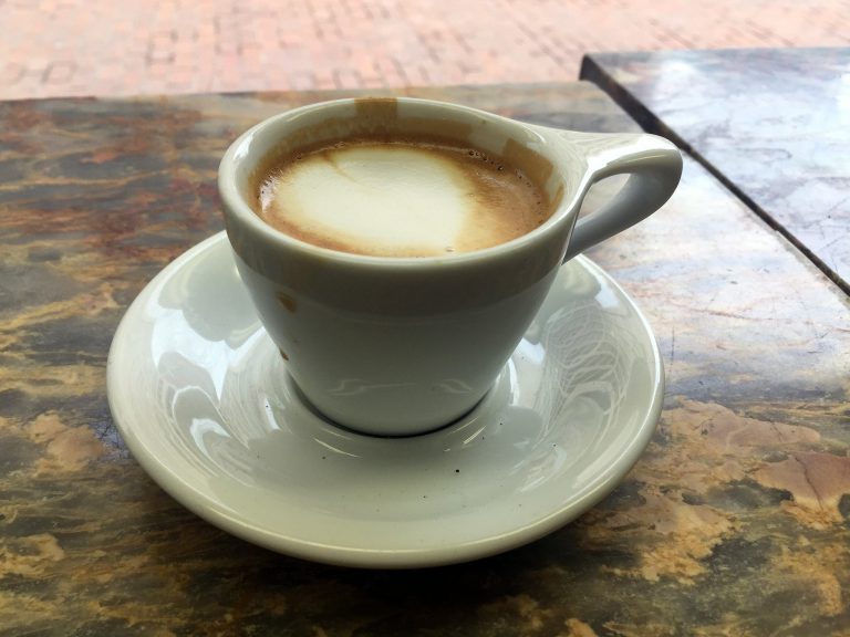 Go out for a latte macchiato 3