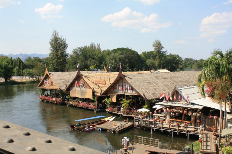 Go to a Thai restaurant 3