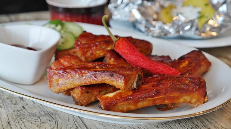 Go to a barbecue style restaurant 2