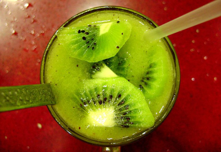 Have some kiwifruit juice 3