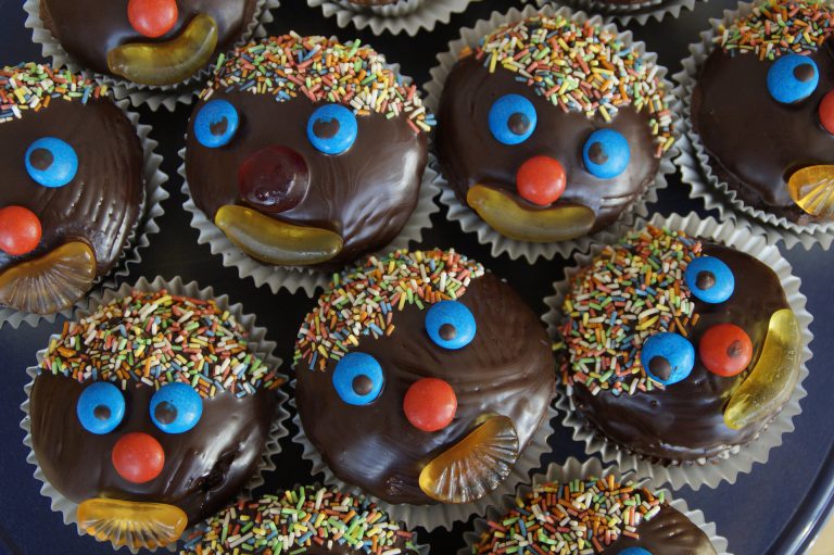 Try cake or cupcake decorating 3